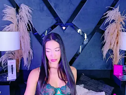 Snapshot of KylieWhitee chatting on 17, 2, 2026 KylieWhitee online show from 17, 2, 2026