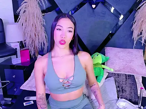 KylieWhitee online show from 21, 4, 2026