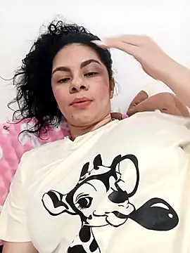 Snapshot of luna_pinky chatting on 2, 2, 2026 luna pinky online show from 2, 2, 2026