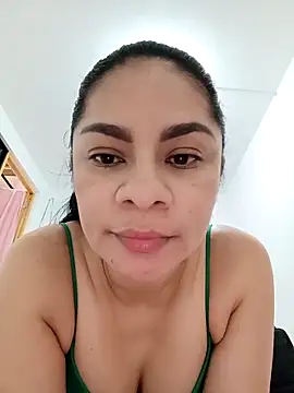 Snapshot of luna_pinky chatting on 18, 2, 2026 luna pinky online show from 18, 2, 2026