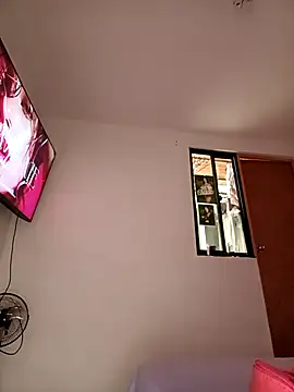 luna pinky online show from 10, 4, 2026