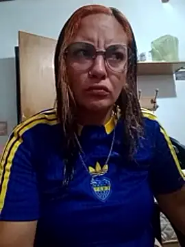 kuramaqueen online show from 15, 4, 2026