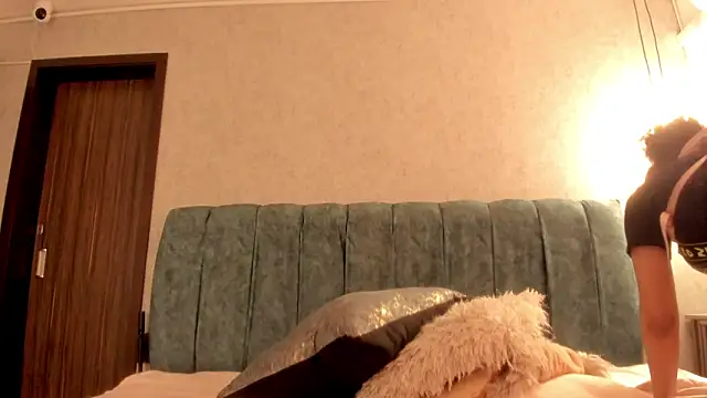 Aleera Walton online show from 17, 4, 2026