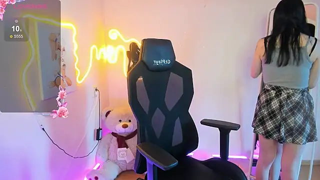 Snapshot of AliceeinWonderlanddd chatting on 22, 2, 2026 AliceeinWonderlanddd online show from 22, 2, 2026