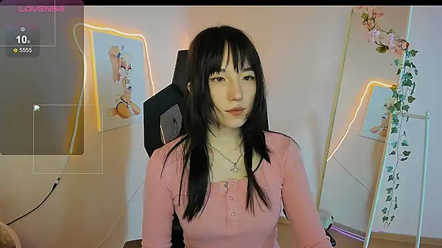 Snapshot of AliceeinWonderlanddd chatting on 8, 5, 2026 AliceeinWonderlanddd online show from 8, 5, 2026