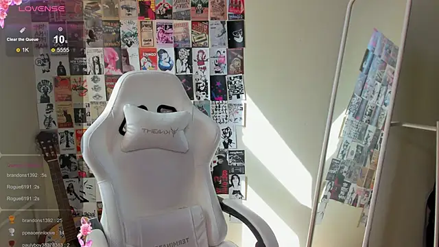 AliceeinWonderlanddd online show from 2, 7, 2026