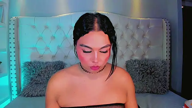 Maia Hotts online show from 5, 7, 2026