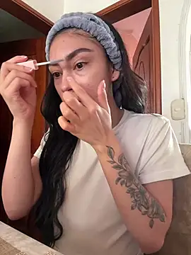 Bonny Eva online show from 4, 2, 2026