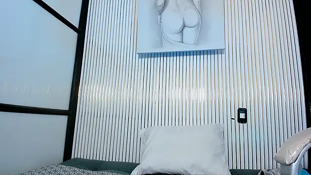 VenusColeman  online show from 17, 2, 2026