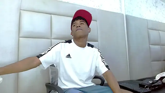 Snapshot of TonnyMarck chatting on 24, 2, 2026 TonnyMarck online show from 24, 2, 2026