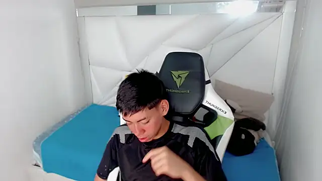 Snapshot of Liarr_ chatting on 9, 2, 2026 Liarr online show from 9, 2, 2026