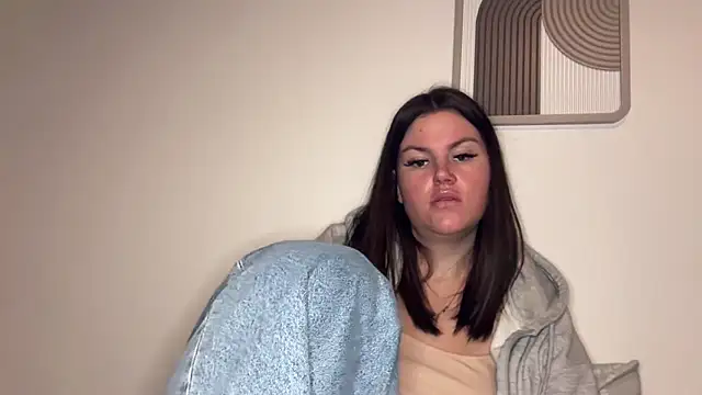 kiaraaaa75 online show from 4, 2, 2026