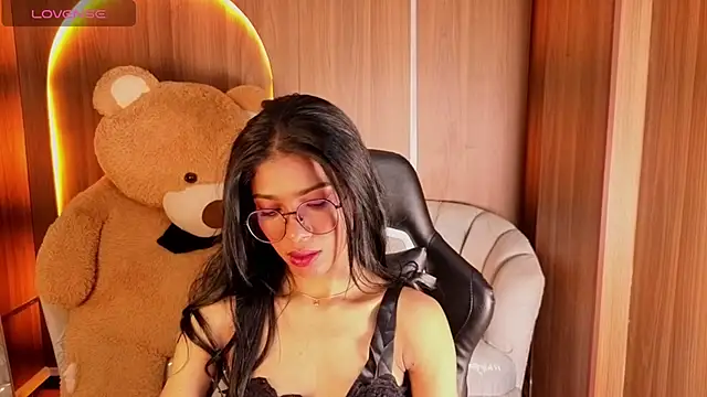 Alina b  online show from 4, 2, 2026