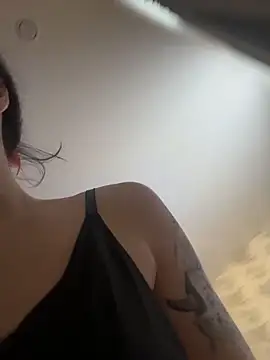 MiaTee online show from 11, 3, 2026