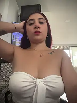 Nahomy Benett online show from 11, 2, 2026