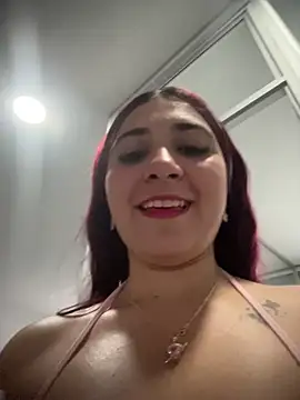 Nahomy Benett online show from 12, 2, 2026