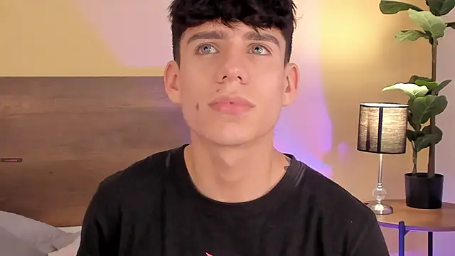 Snapshot of Angel_eros_ chatting on 1, 2, 2026 Angel eros online show from 1, 2, 2026