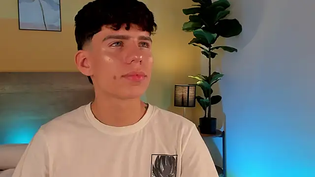 Snapshot of Angel_eros_ chatting on 12, 2, 2026 Angel eros online show from 12, 2, 2026