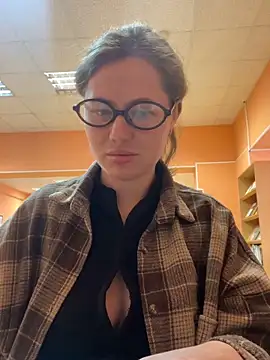 Snapshot of AsynaYuuki chatting on 28, 2, 2026 AsynaYuuki online show from 28, 2, 2026