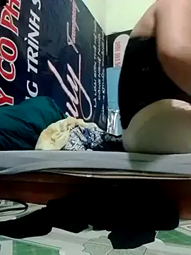 YIYI-502 online show from 24, 2, 2026