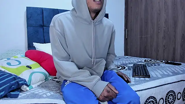 Snapshot of panther_333 chatting on 4, 2, 2026 panther 333 online show from 4, 2, 2026