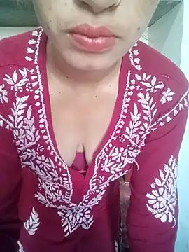 Snapshot of khushi_rawat chatting on 3, 2, 2026 khushi rawat online show from 3, 2, 2026