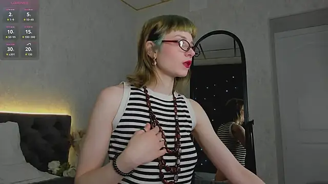 Scarle Whisper online show from 11, 3, 2026