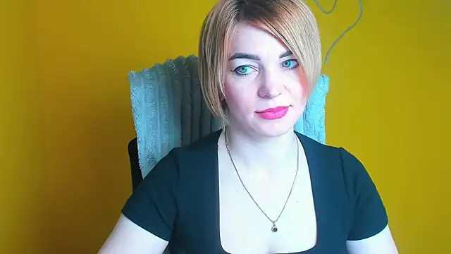 CuttieEmma online show from 12, 4, 2026