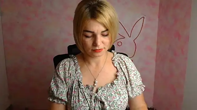 CuttieEmma online show from 25, 7, 2026