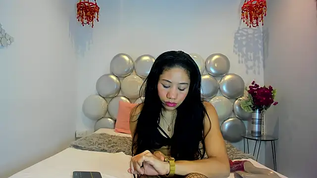 Lara pons online show from 8, 4, 2026