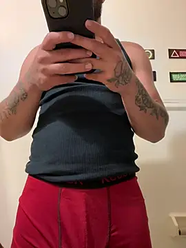 Snapshot of Tu_PaPi_Favorito chatting on 2, 3, 2026 Tu PaPi Favorito online show from 2, 3, 2026