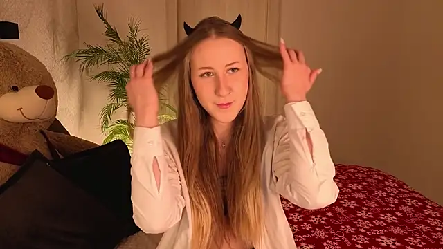 Snapshot of CassieReborn chatting on 8, 2, 2026 CassieReborn online show from 8, 2, 2026