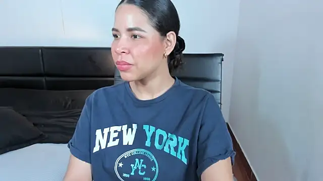 Snapshot of AshlyViper chatting on 6, 2, 2026 AshlyViper online show from 6, 2, 2026