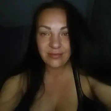 Oliviya cox online show from 19, 4, 2026