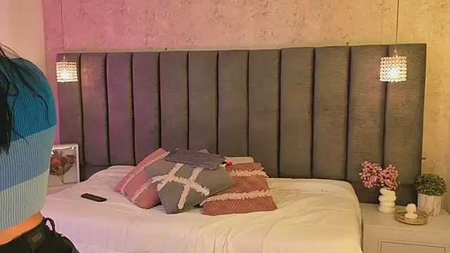 SofiaCortes4 online show from 16, 4, 2026