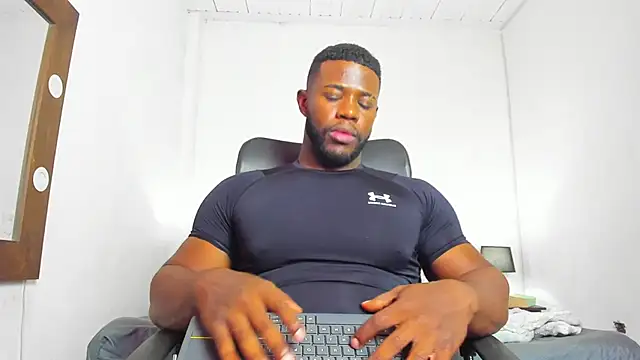 Snapshot of James_McBoy chatting on 18, 2, 2026 James McBoy online show from 18, 2, 2026