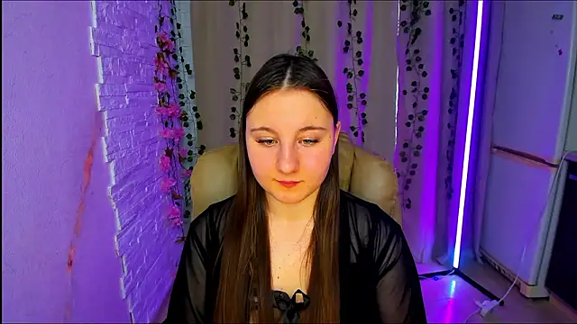 Snapshot of EvaxCharm chatting on 11, 2, 2026 EvaxCharm online show from 11, 2, 2026