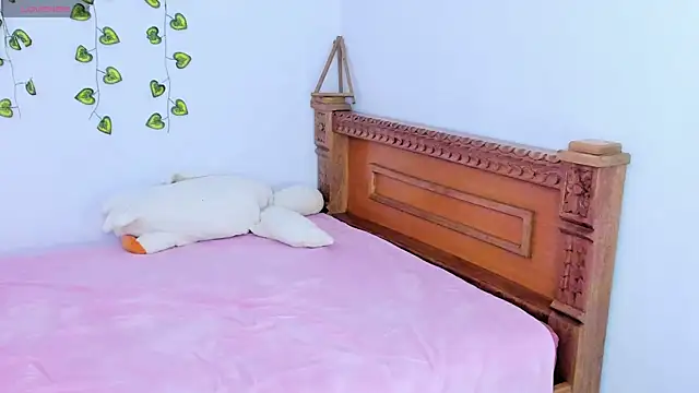 LoveMaki444 online show from 24, 4, 2026