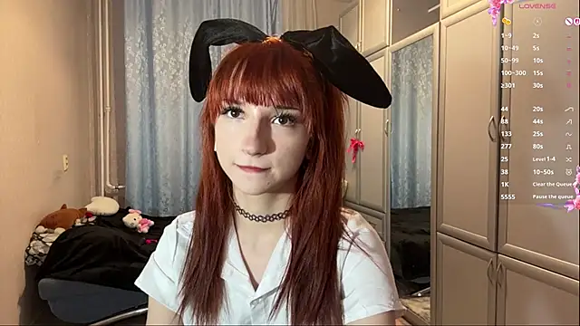 Snapshot of UrBabeLuna chatting on 3, 4, 2026 UrBabeLuna online show from 3, 4, 2026