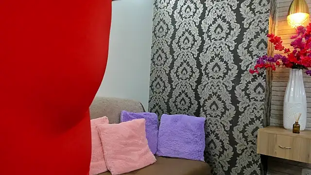 Charlotte-Wright online show from 8, 2, 2026