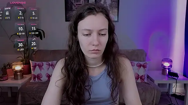 VioletaBloom online show from 2, 2, 2026