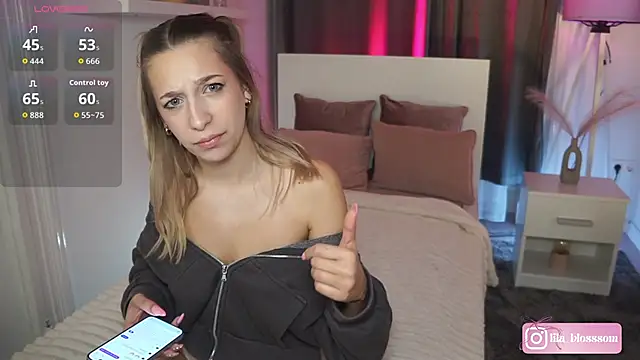 LilaaBlossom online show from 13, 2, 2026