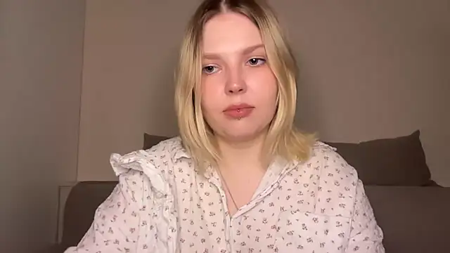 Ophelia Ritz online show from 31, 3, 2026