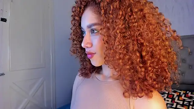 Snapshot of Sienna_brunette chatting on 24, 4, 2026 Sienna brunette online show from 24, 4, 2026