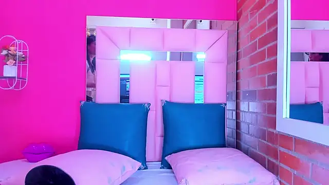 Baby doll XOXO online show from 15, 2, 2026