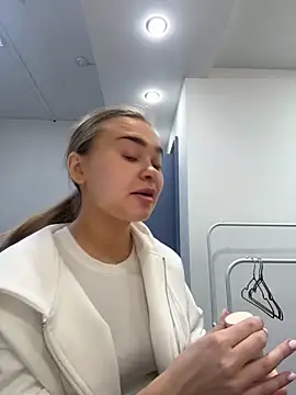 Snapshot of MonicaWestt chatting on 19, 3, 2026 MonicaWestt online show from 19, 3, 2026