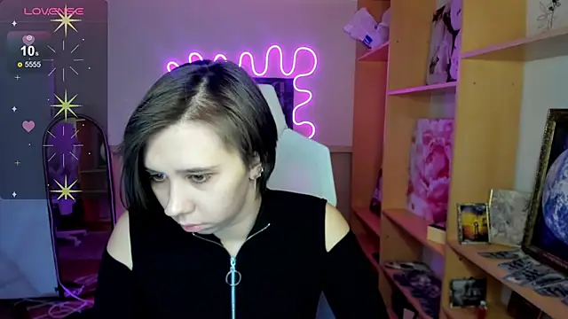 Scarlet Sirenn online show from 7, 2, 2026