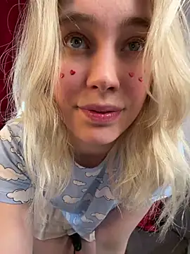 Snapshot of LovelyMiu chatting on 8, 2, 2026 LovelyMiu online show from 8, 2, 2026