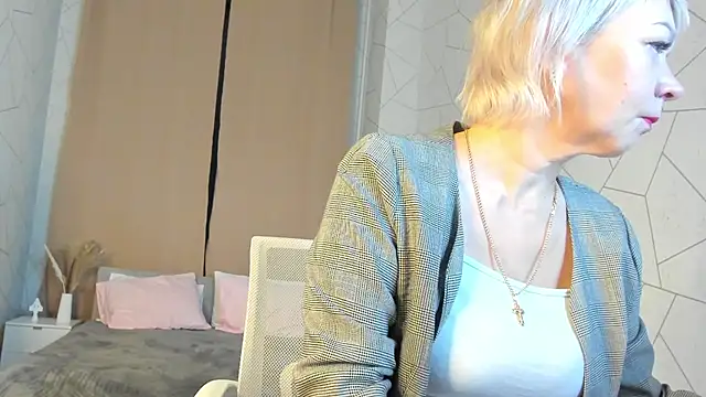 Snapshot of Ann_Annise chatting on 11, 2, 2026 Ann Annise online show from 11, 2, 2026