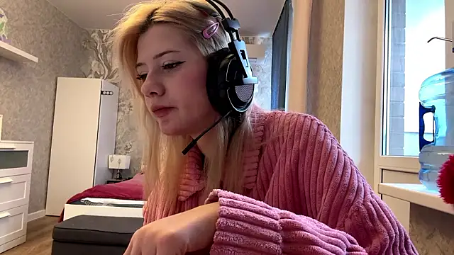 LadyFoxLove online show from 8, 2, 2026